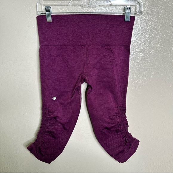 Lululemon In The Flow Crop II Heathered Regal Plum capri leggings Size 4 - Picture 7 of 7